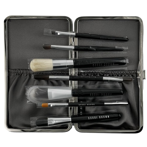 New! Bobbi Brown | 7 Piece Luxe Brush Set | Silver Compact - Picture 3 of 6